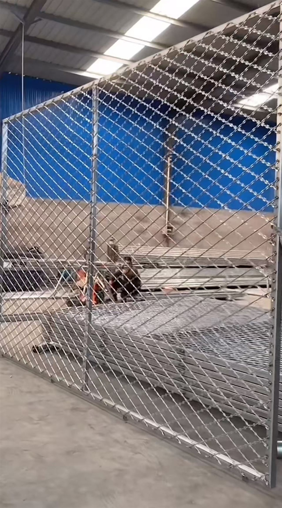 Roostevabast terasest võrgust balustraadid